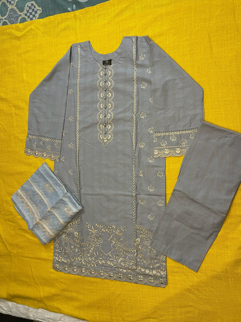 EMBROIDERED WOMEN STITCHED 3PC SUIT