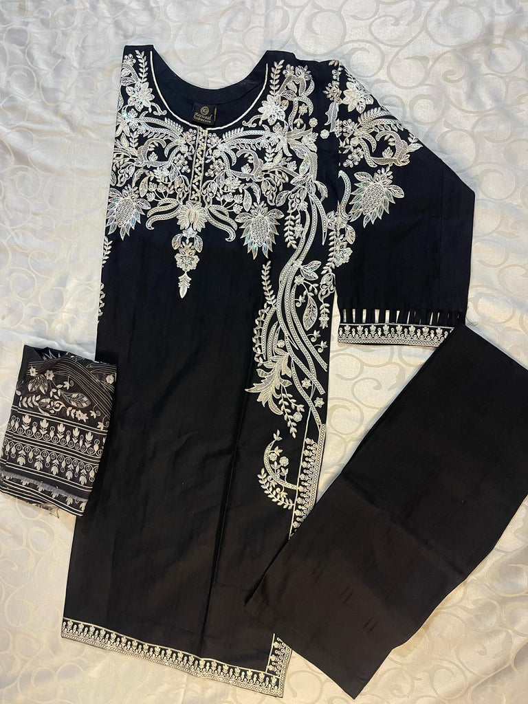 EMBROIDERED WOMEN STITCHED 3PC SUIT