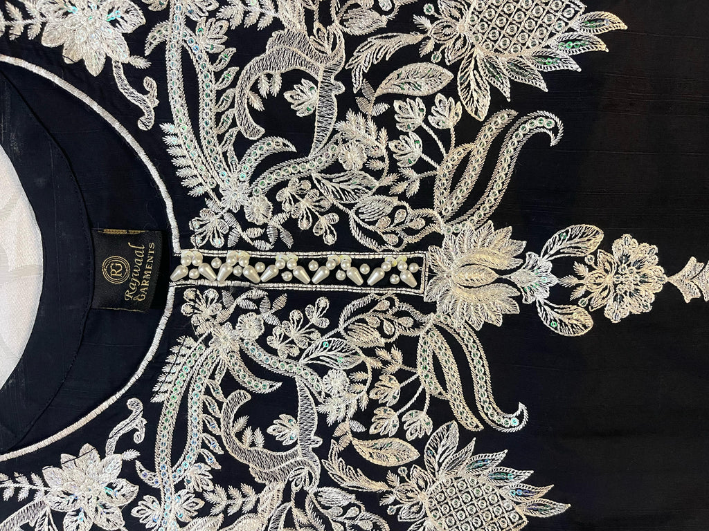 EMBROIDERED WOMEN STITCHED 3PC SUIT