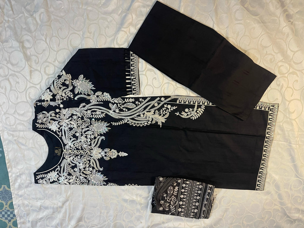 EMBROIDERED WOMEN STITCHED 3PC SUIT