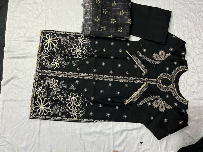 EMBROIDERED WOMEN STITCHED 3PC SUIT
